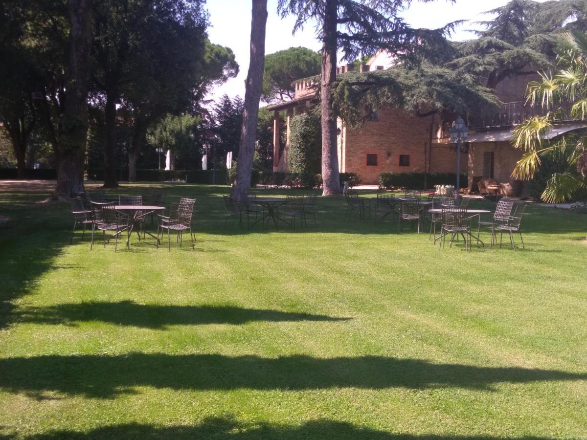 Relais Parco Dei Cavalieri Assisi Hotel Petrignano Exterior photo