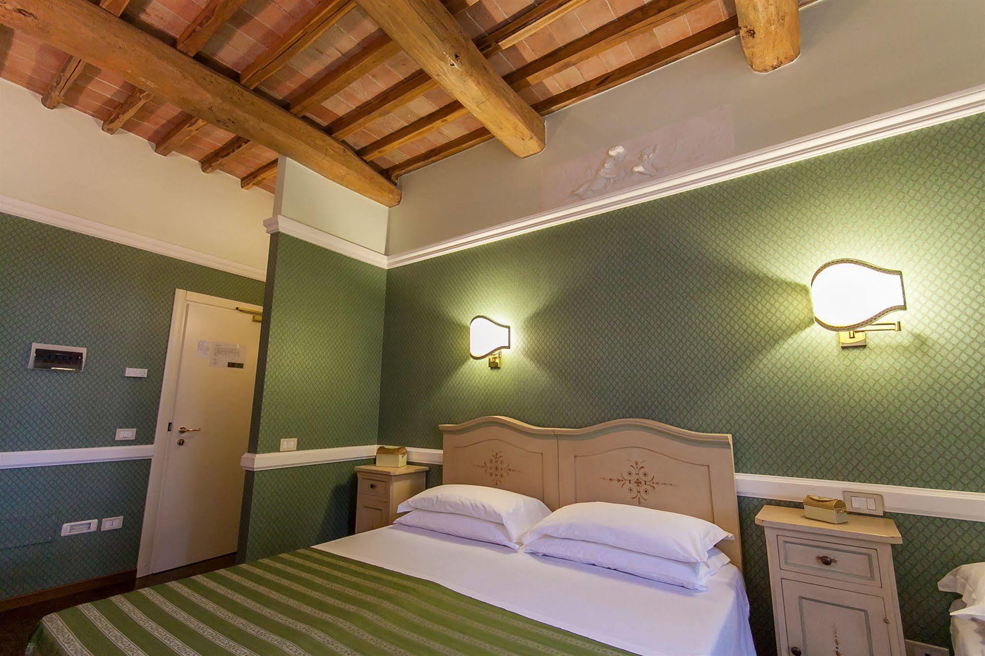 Relais Parco Dei Cavalieri Assisi Hotel Petrignano Exterior photo